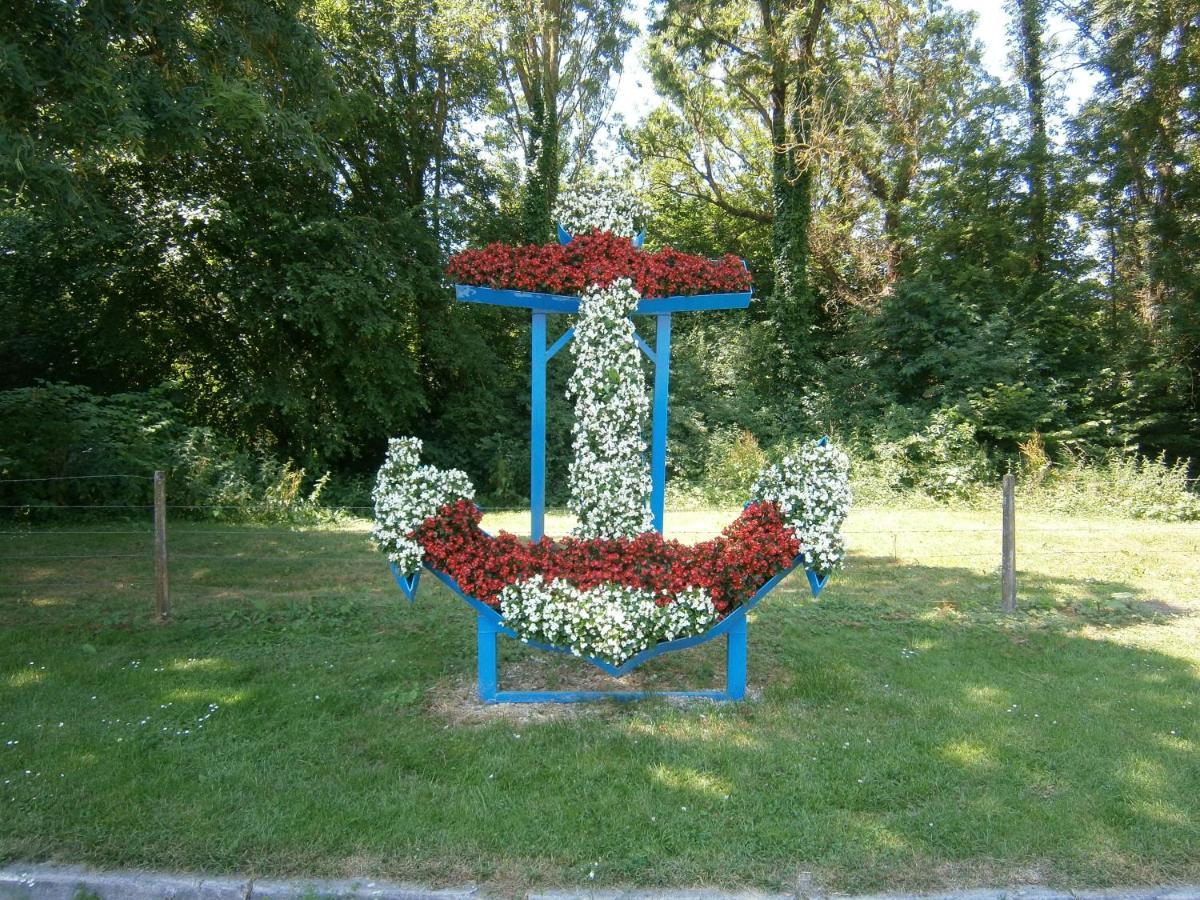 Bed and Breakfast Aux Sources De L'Ancre Miraumont Exterior foto